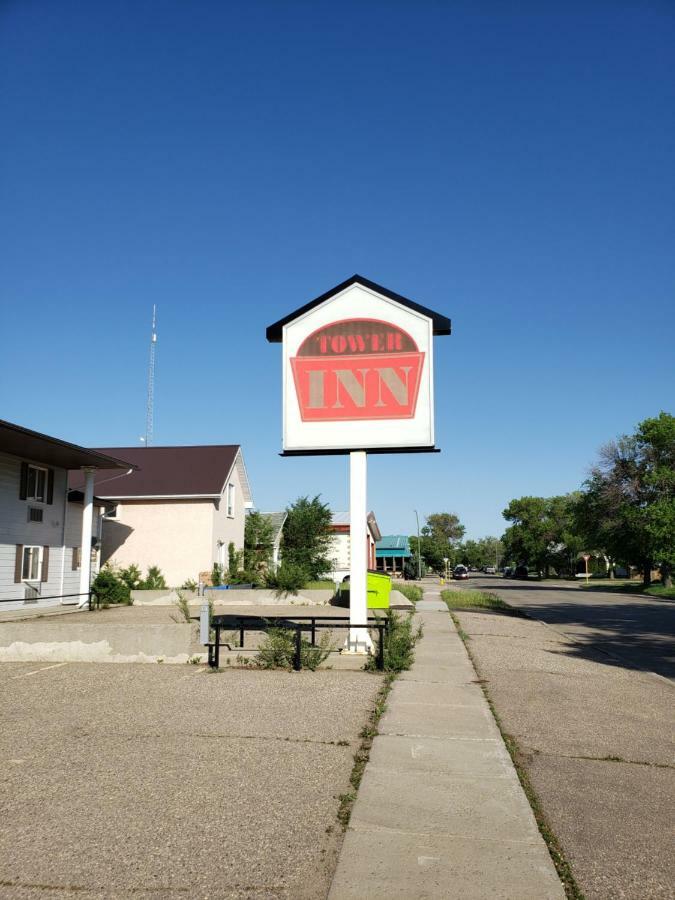 Tower Inn Estevan Экстерьер фото